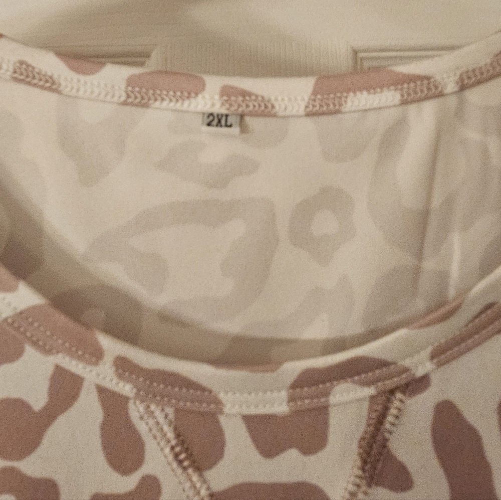 Leopard Top - Picture 2 of 6